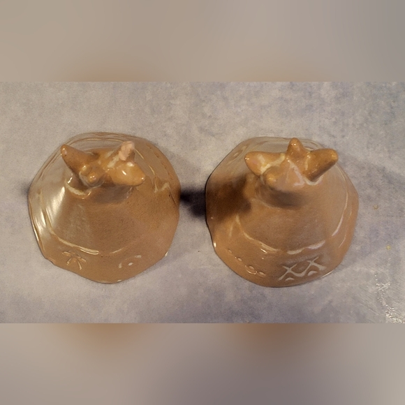 Vintage Teepee Salt and Pepper Shakers - Picture 5 of 7